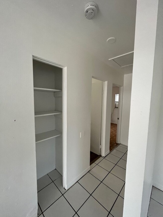 Building Photo - Two bed one bath home