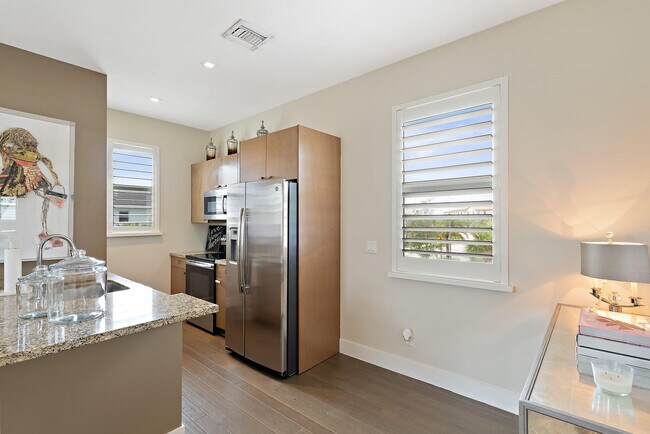 Building Photo - 7033 Edison Pl