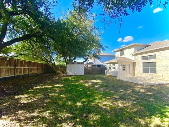 Building Photo - 2601 Greenlee Dr