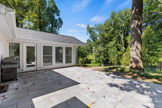 Building Photo - 4820 Powers Ferry Rd NW