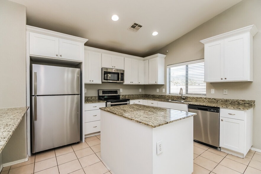 Building Photo - 22272 E Via del Rancho