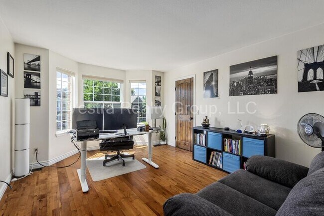 Building Photo - 2157 Maples Pl
