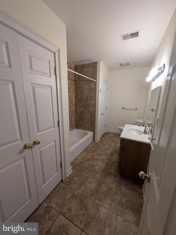 Building Photo - 2622 Poplar St