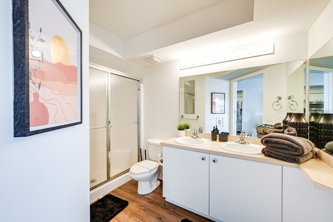 Building Photo - 4940 Cougar Ct S