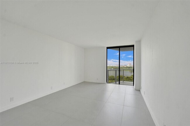 Building Photo - 20281 E Country Club Dr