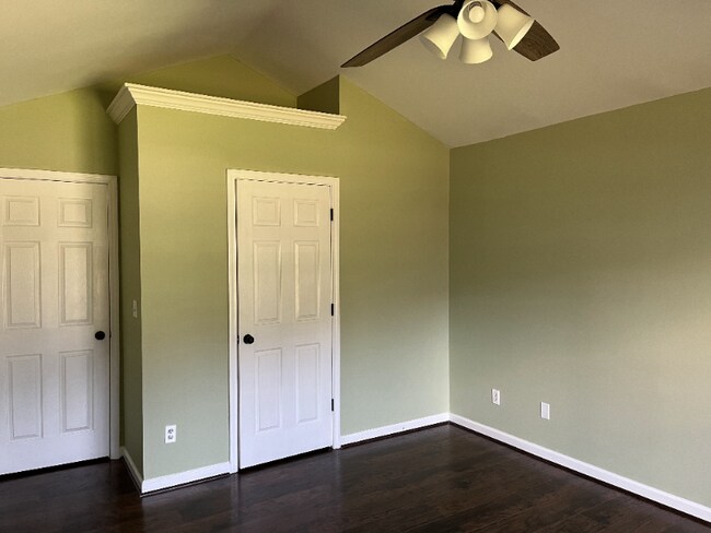 Building Photo - 2582 Oak Bluff Dr