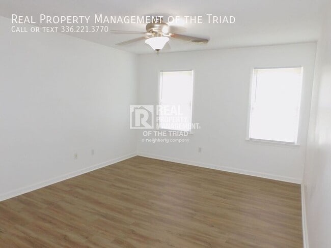Building Photo - 3407 Park Hill Dr