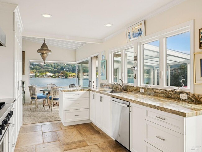 Building Photo - 216 San Rafael Ave