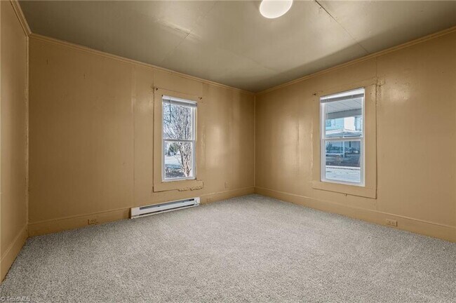 Building Photo - "Charming 3-Bedroom Home in the Heart of Winston-Salem-Pets Welcome Housing Vouchers Accepted!