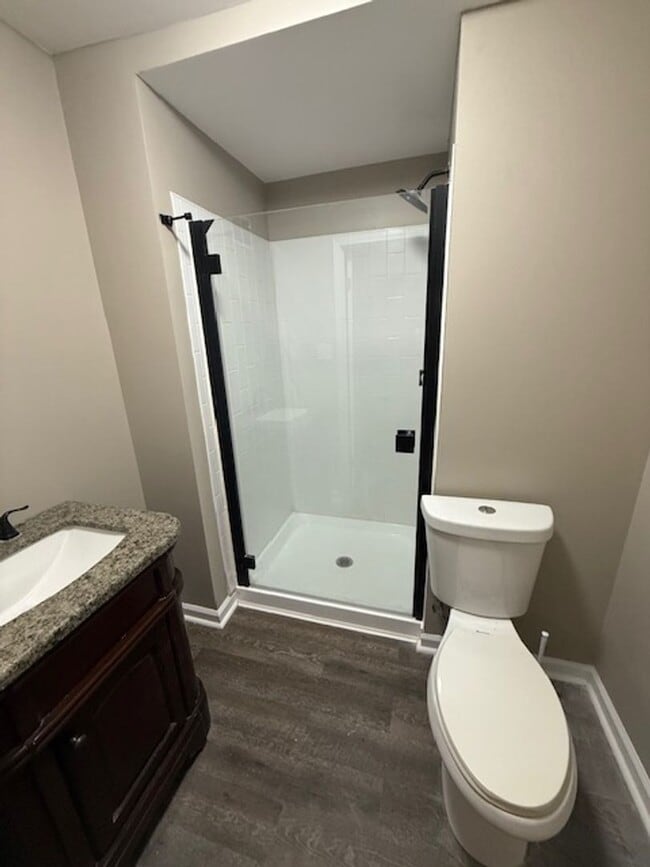 Building Photo - Renovated 3 Bedroom 2 Bath Home on 2 Acres!