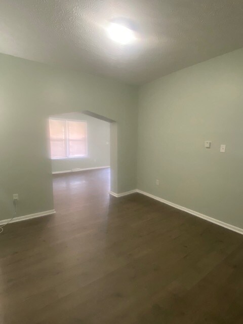 Building Photo - 1036 Oakwood Ave