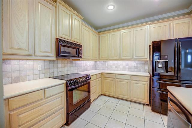 Building Photo - 5855 Pecan Chase