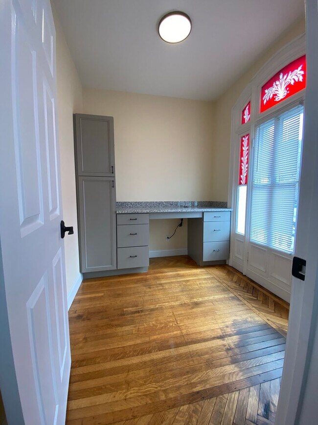 Building Photo - 416 Pearl St