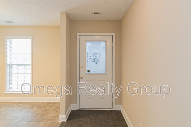 Building Photo - 614 River Birch Dr