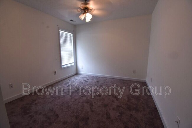 Building Photo - 193 Wind Brook Ct