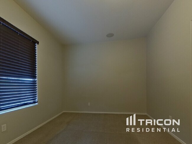Building Photo - 700 S 220th Ln