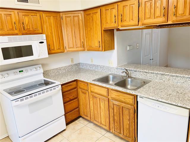 Building Photo - 5200 Martel Ave