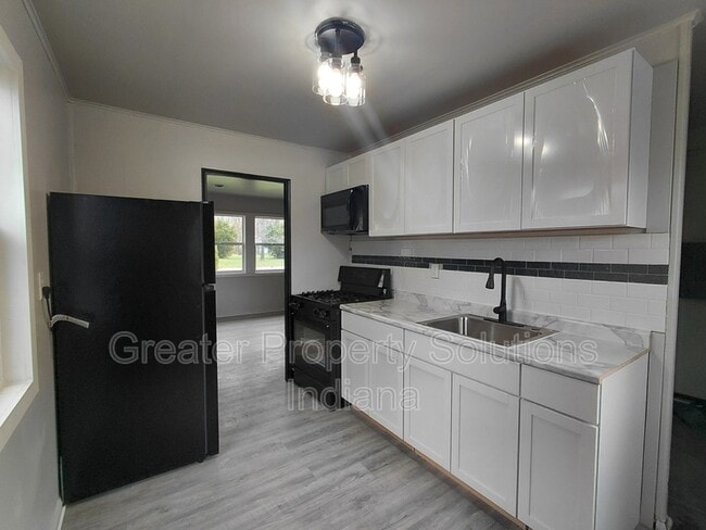 Building Photo - 533 Highland Ave