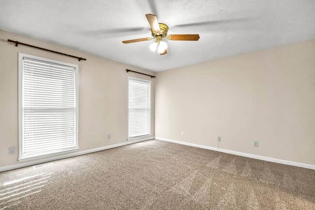 Building Photo - Ranch Home on Creek Lot!