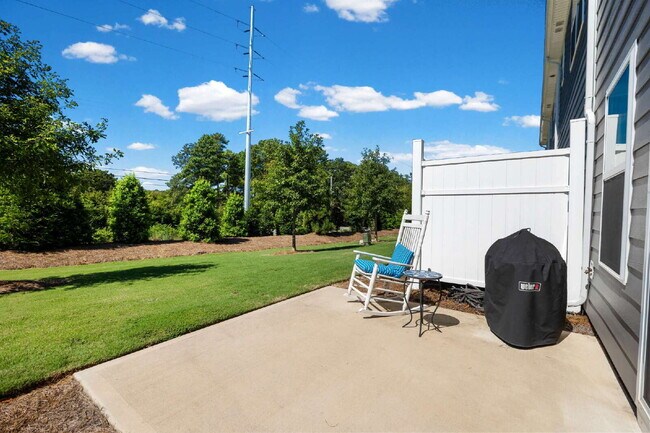 Building Photo - "Charming 3-Bed Townhouse with Granite Touches & Garage in Concord!"