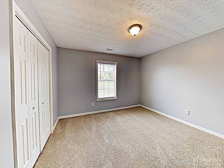 Building Photo - 309 Cattlemans Cir