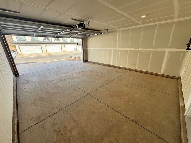 Building Photo - 2203 Wolverine Wy