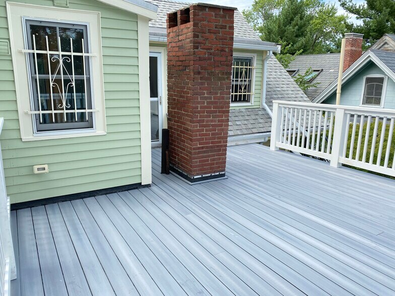 Building Photo - 105 Chestnut St