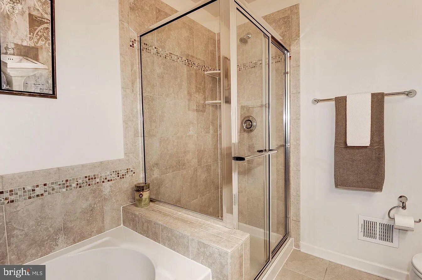 Building Photo - 15240 Torbay Way