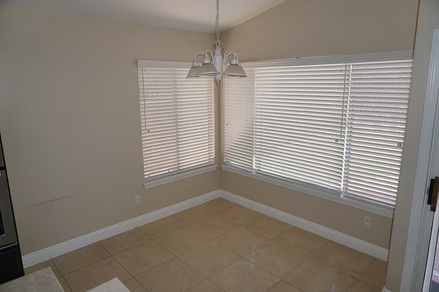 Building Photo - Beautiful 3 Bedroom 2 Bathroom Newbury Park Home! Ready for Move In!