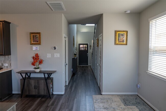 Building Photo - 7010 Silverleaf Oak St