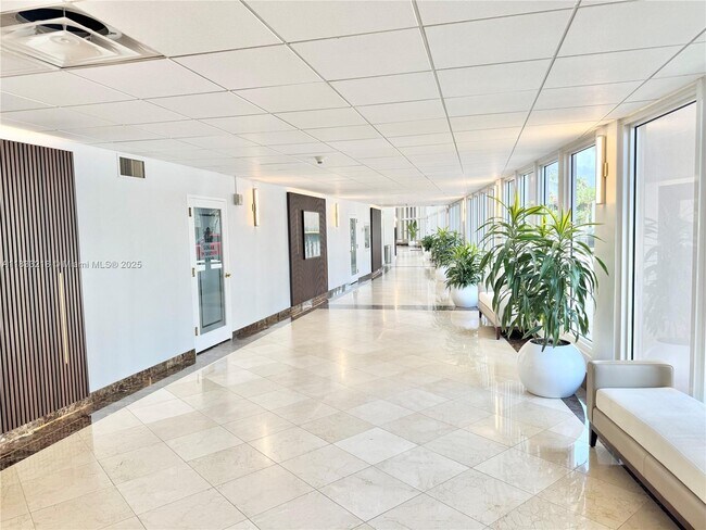 Building Photo - 4100 Galt Ocean Dr