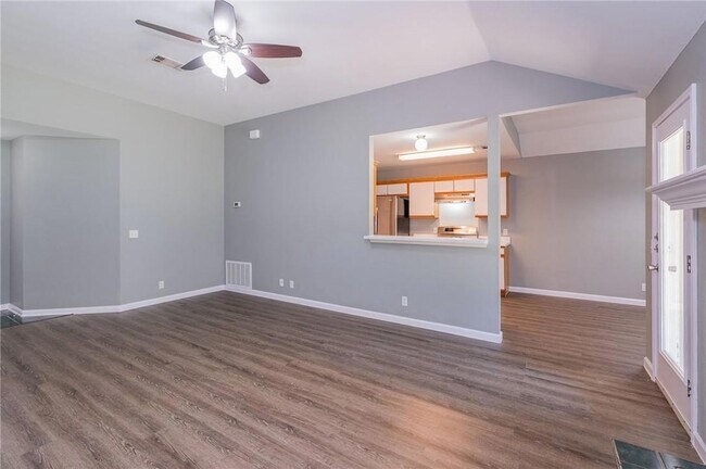 Building Photo - 1000 Honeysuckle Dr