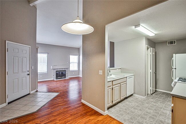 Building Photo - 5125 W Reno Ave