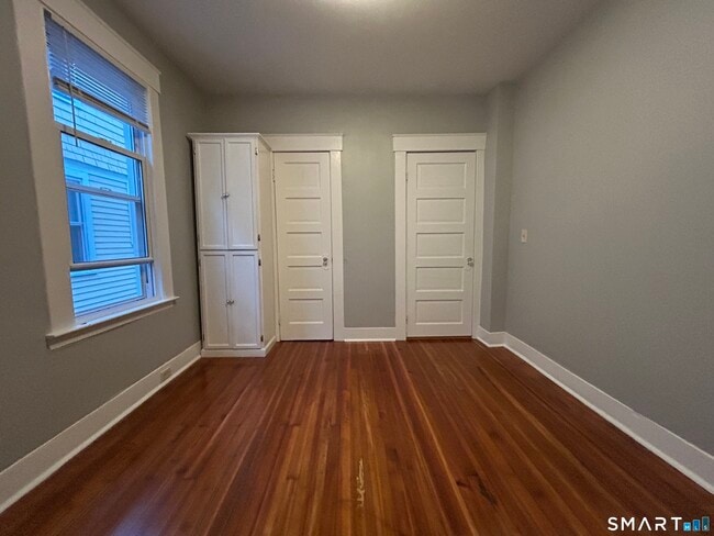 Building Photo - 37 Pardee Pl