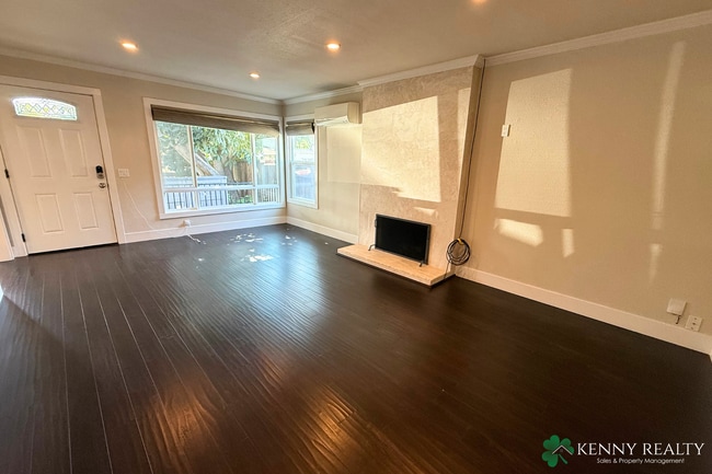 Building Photo - 3 Bedroom, 2 Bathroom (Main House + ADU) -...