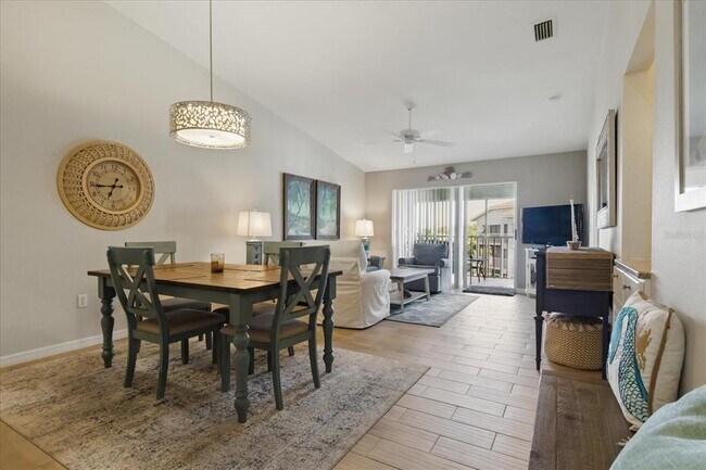 Building Photo - 9320 Clubside Cir