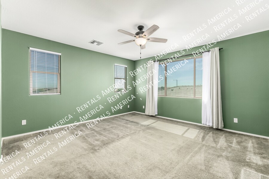 Building Photo - 13695 N 145th Dr