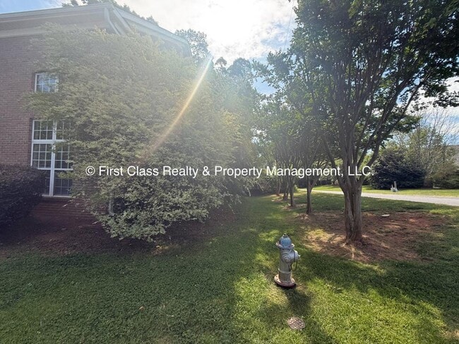 Building Photo - 710 Tavern Ct