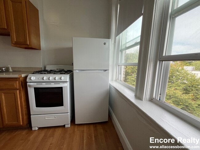 Building Photo - 1687 Commonwealth Ave