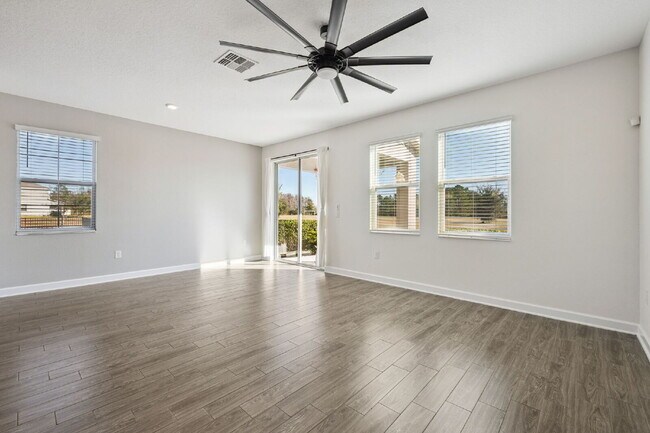Building Photo - Spacious 3-Bedroom, 2.5 Baths Townhouse Retreat in Prime Orlando Location!