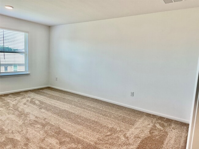 Building Photo - 16530 Pine Arrow Dr