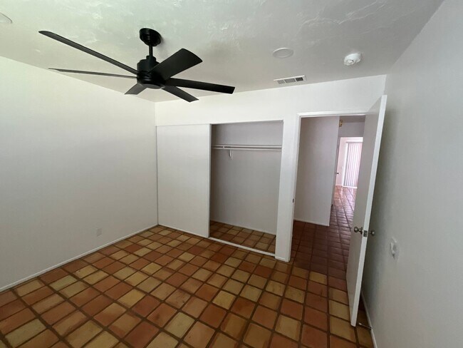 Building Photo - 74378 Myrsine Ave