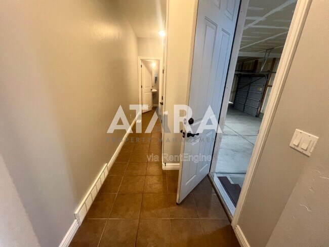 Building Photo - 13571 S Buckeye View Way