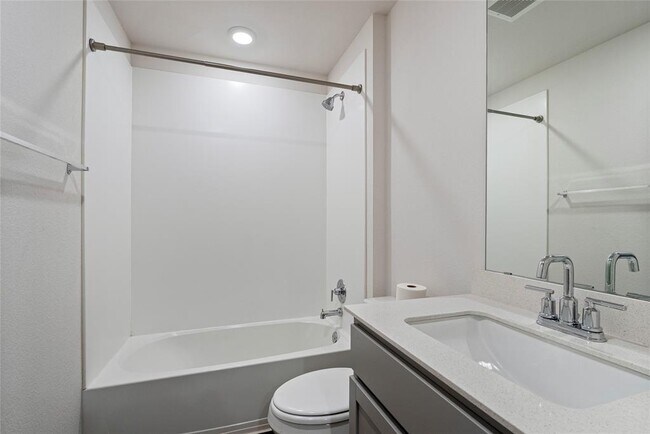 Building Photo - 176 Texas Palmetto Cir