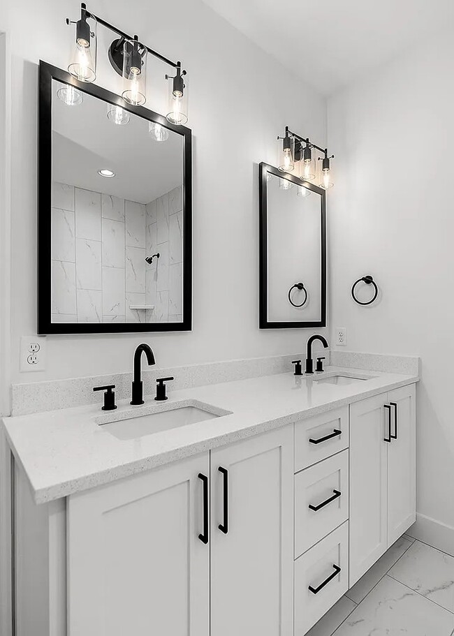 Building Photo - 809 Vickery Dr