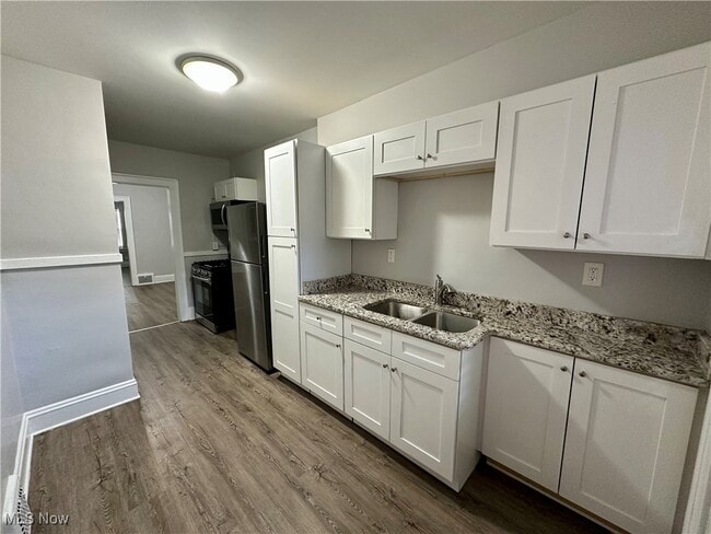 Building Photo - 1673 Cordova Ave