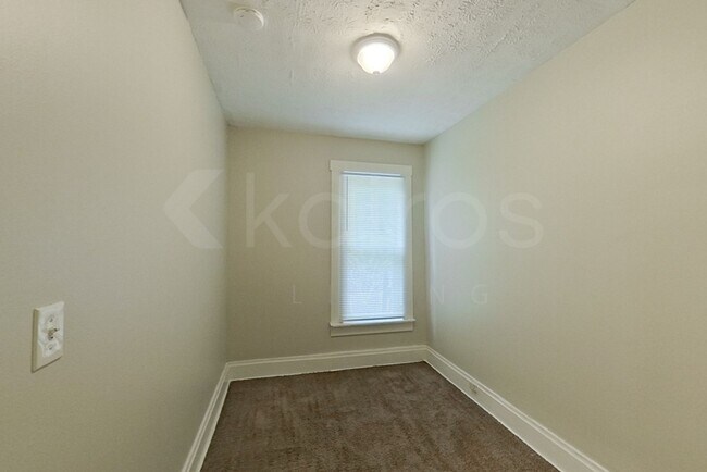 Building Photo - 964-966 Oakwood Ave