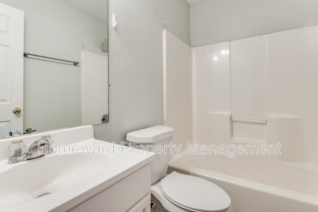 Building Photo - 1909 May St