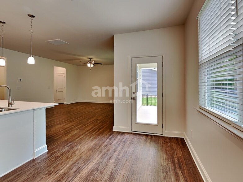 Building Photo - 3205 Brierhill Rd