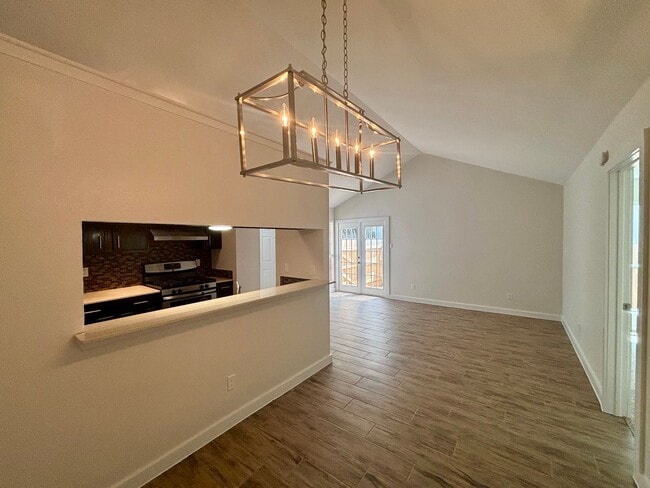 Building Photo - Brown Bark